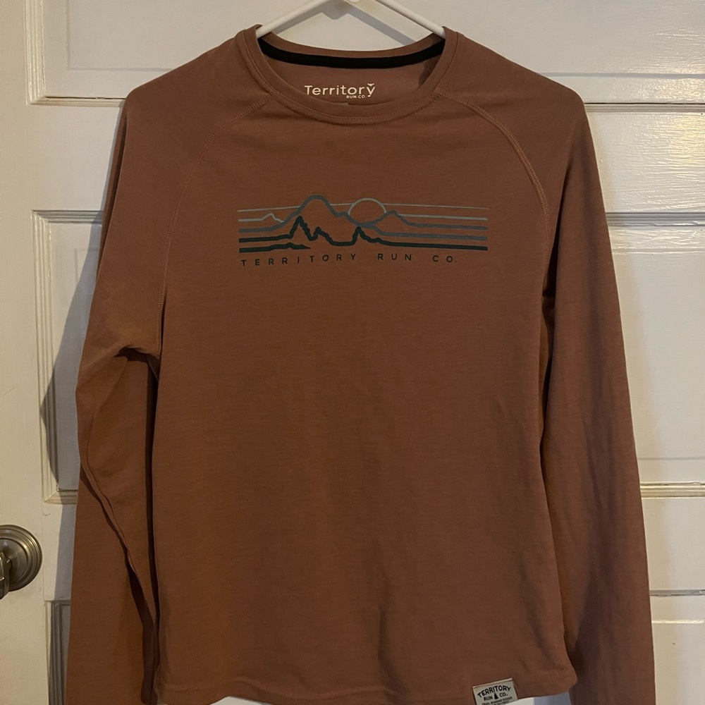 Territory run co men’s small long sleeve